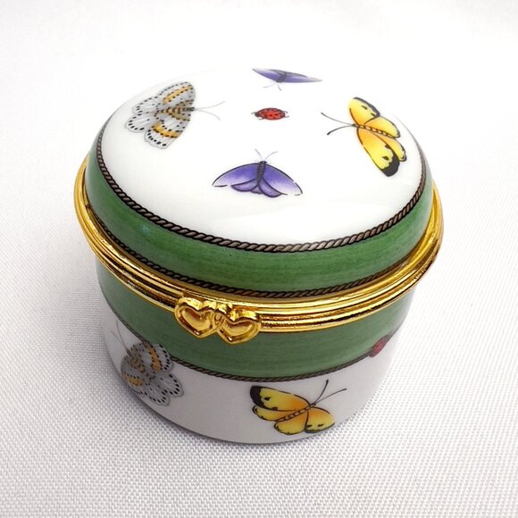 Butterfly Porcelain Trinket Box Green & White Hinged with Gold Heart Clasp - Picture 1 of 12